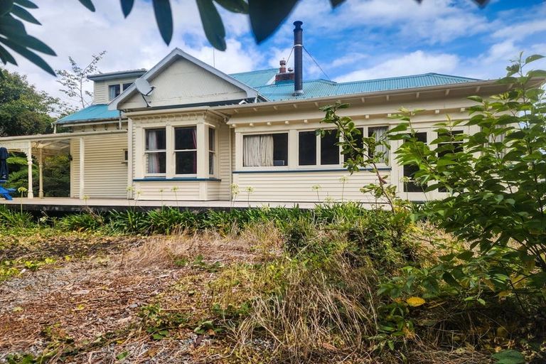 Photo of property in 2 Palmerston Street, Greymouth, 7805