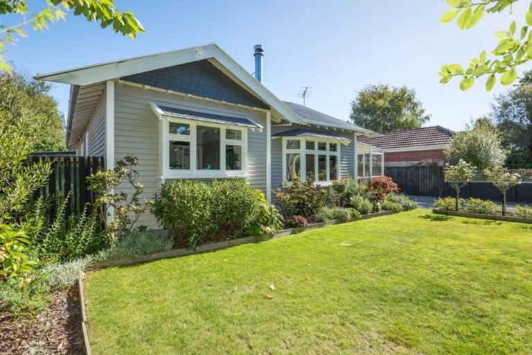 Photo of property in 35 North Parade, Richmond, Christchurch, 8013