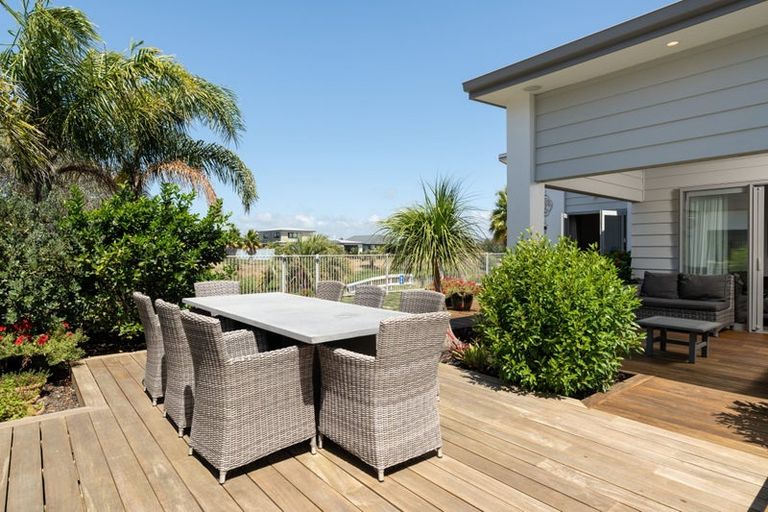 Photo of property in 42 Cassinia Close, Papamoa Beach, Papamoa, 3118