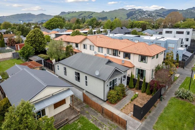 Photo of property in 70 Thackeray Place, Waltham, Christchurch, 8023