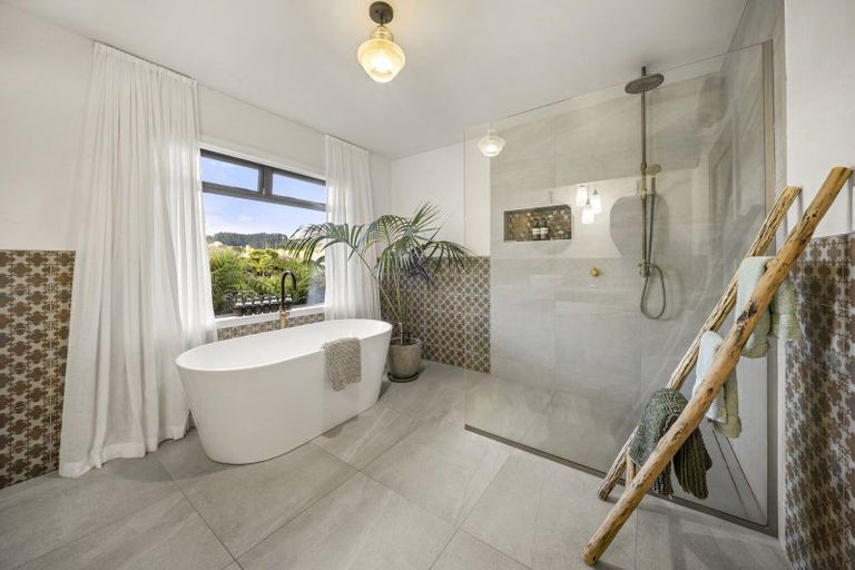 Photo of property in 37 Main Road, Raglan, 3225