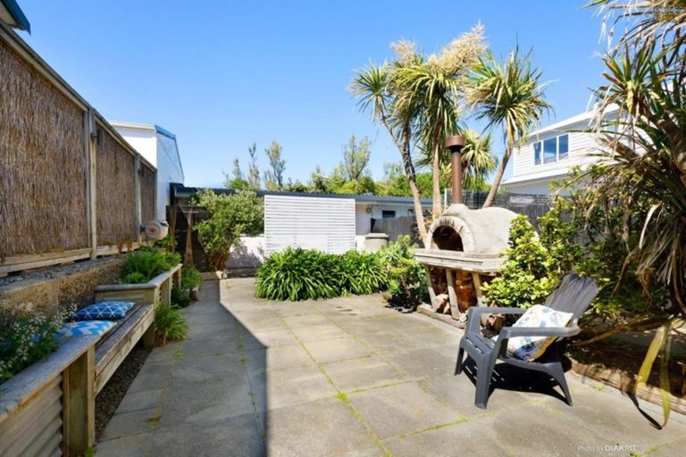 Photo of property in 9 Trent Street, Island Bay, Wellington, 6023