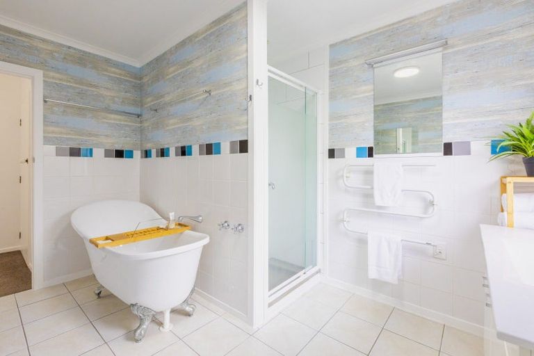 Photo of property in 28 Higgins Street, Marewa, Napier, 4110