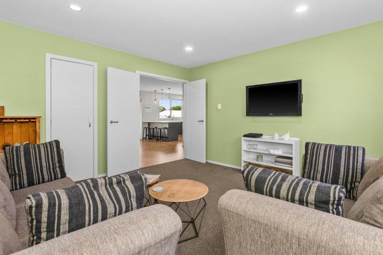 Photo of property in 17 Margaret Avenue, Havelock North, 4130