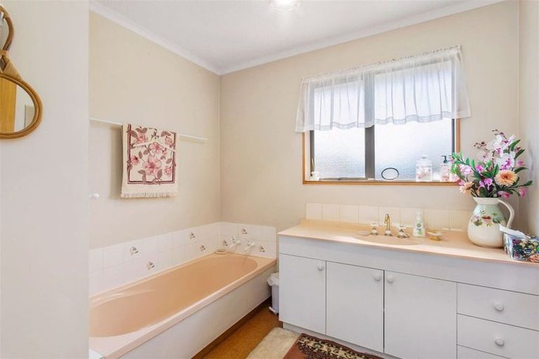 Photo of property in 10 Corfe Street, Ilam, Christchurch, 8041