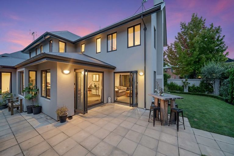 Photo of property in 2a Westburn Terrace, Burnside, Christchurch, 8041