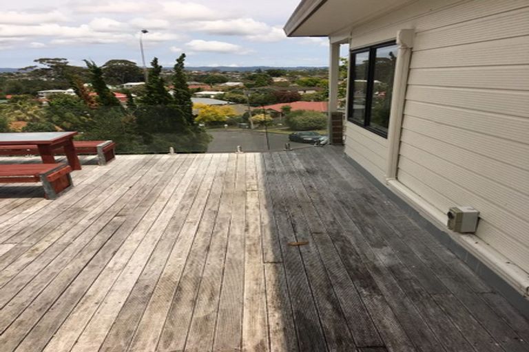 Photo of property in 15 Van Dyke Place, West Harbour, Auckland, 0618