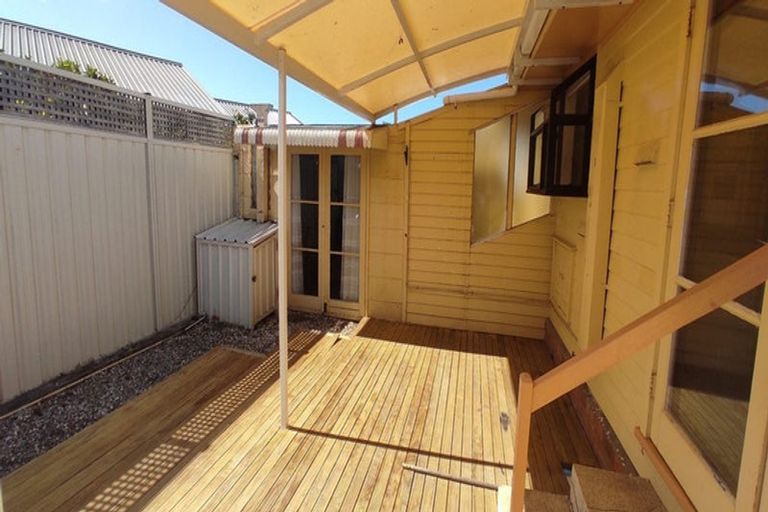 Photo of property in 10 Beaufield Lane, Te Atatu Peninsula, Auckland, 0610