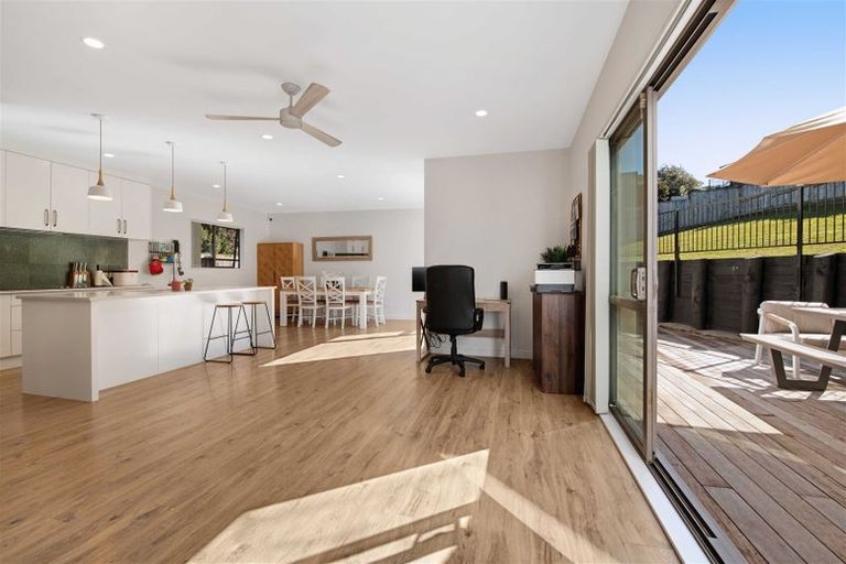 Photo of property in 1 Astrolabe Place, Gulf Harbour, Whangaparaoa, 0930