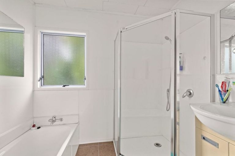 Photo of property in 7 Landsdale Place, Massey, Auckland, 0614