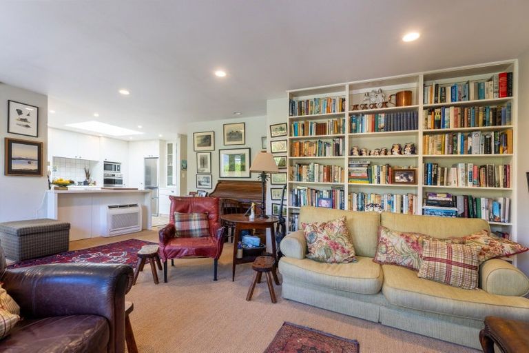 Photo of property in 1 Hodge Terrace, Havelock North, 4130