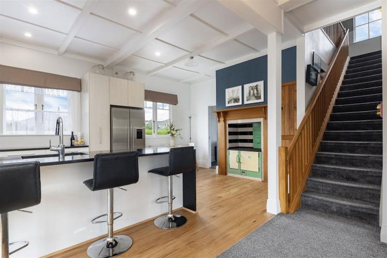 Photo of property in 86 Astley Avenue, New Lynn, Auckland, 0600