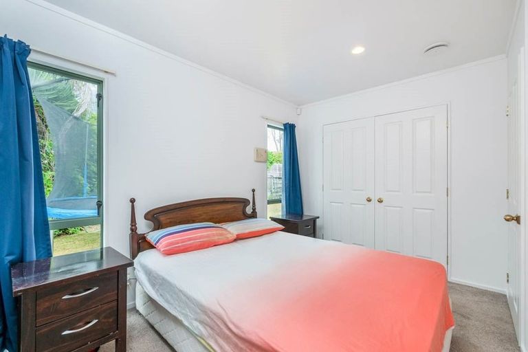 Photo of property in 2 Albizia Avenue, Henderson, Auckland, 0612