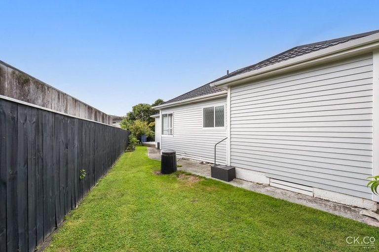 Photo of property in 6 Glen Road, Stokes Valley, Lower Hutt, 5019