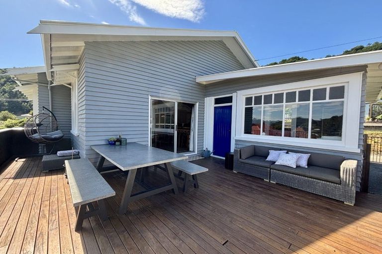 Photo of property in 71 Kent Street, Picton, 7220