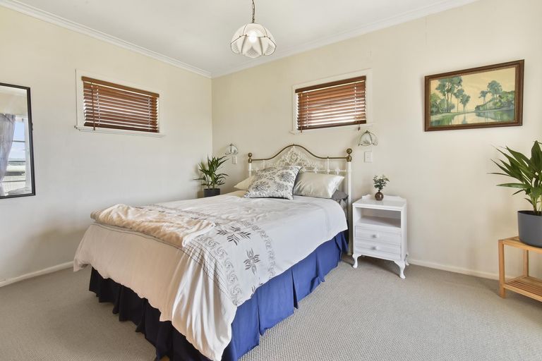 Photo of property in 16 Bilkey Avenue, Pukekohe, 2120