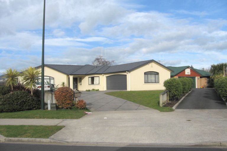 Photo of property in 16 Cranbrook Place, Rototuna North, Hamilton, 3210