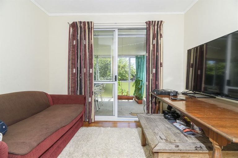 Photo of property in 6 Harmel Road, Glendene, Auckland, 0602