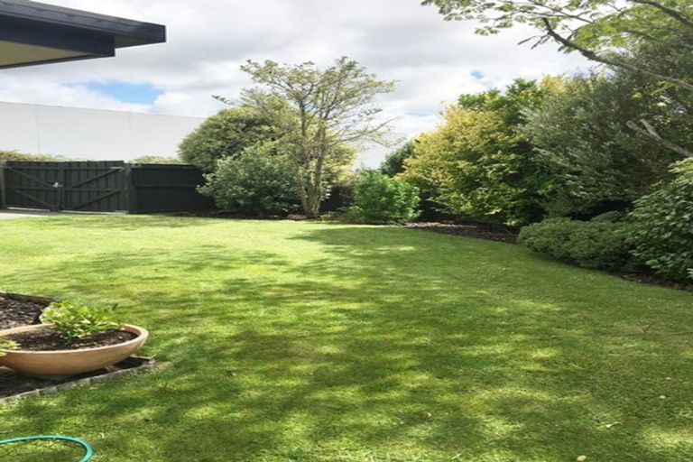 Photo of property in 11 Phoenix Lane, Northcote, Christchurch, 8052