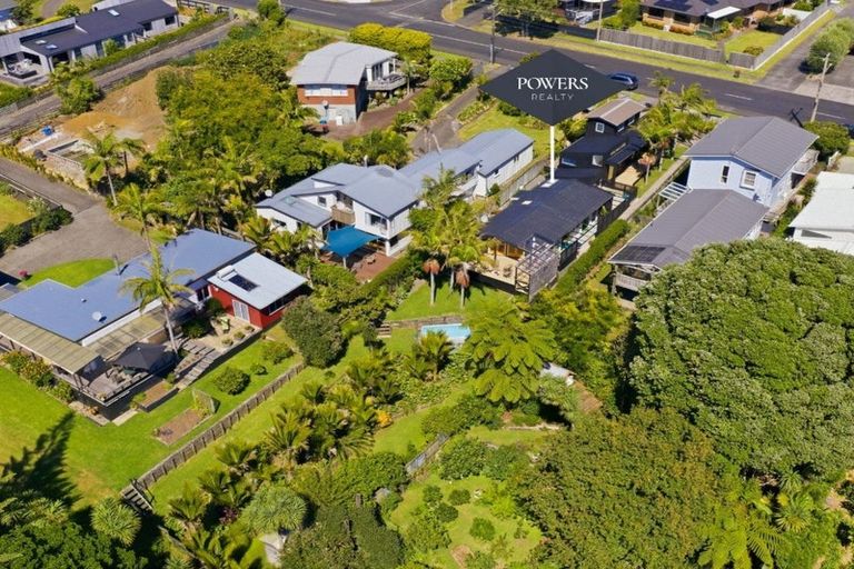 Photo of property in 37 Wairau Road, Oakura, 4314