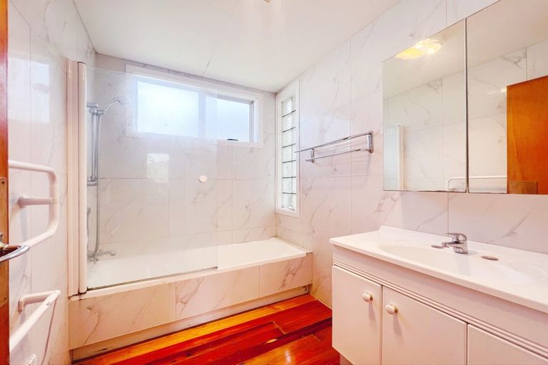 Photo of property in 49 Rosier Road, Glen Eden, Auckland, 0602