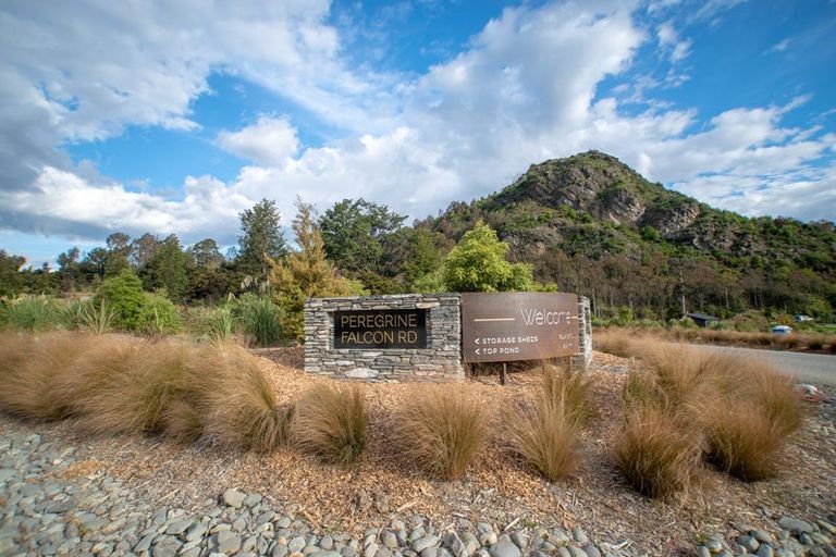 Photo of property in 47 Peregrine Falcon Road, Mount Creighton, Queenstown, 9371