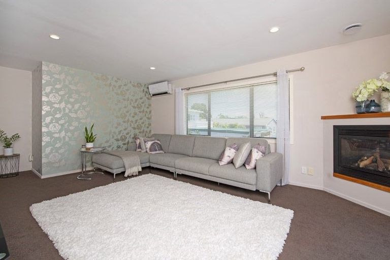Photo of property in 35a Baird Street, Howick, Auckland, 2014