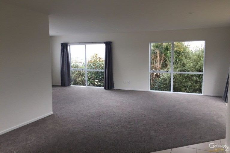 Photo of property in 1/64 Gosford Drive, Botany Downs, Auckland, 2010