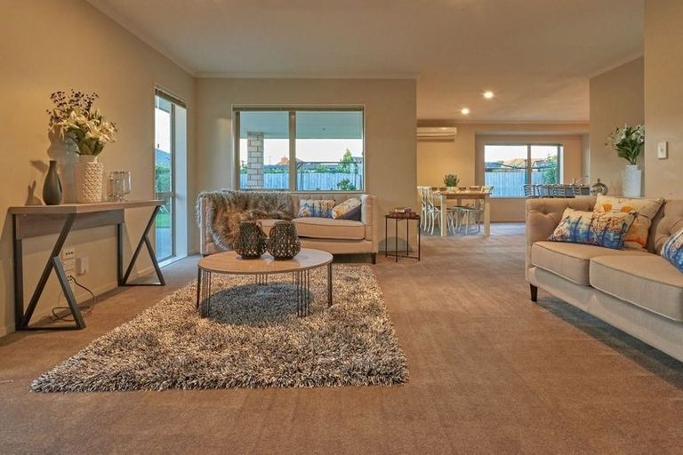 Photo of property in 5 Te Pihopa Way, Aidanfield, Christchurch, 8025