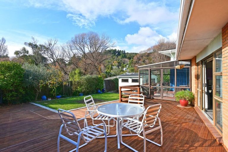 Photo of property in 1 Tapestry Grove, Silverstream, Upper Hutt, 5019