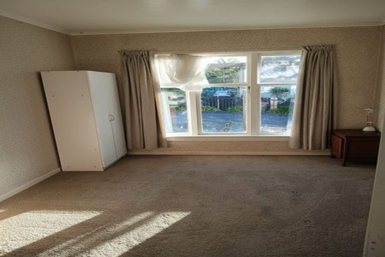 Photo of property in 68 Uxbridge Road, Mellons Bay, Auckland, 2014