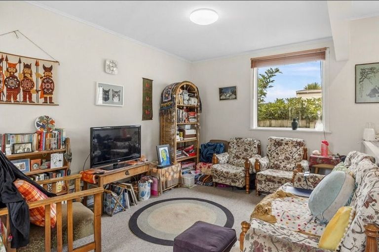 Photo of property in 23 Royal Crescent, Saint Kilda, Dunedin, 9012