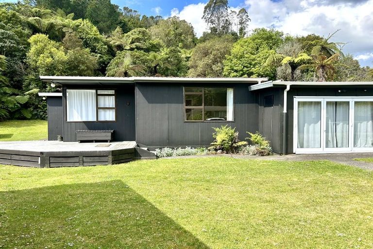 Photo of property in 22 Tombleson Road, Lake Rotoma, Rotorua, 3074