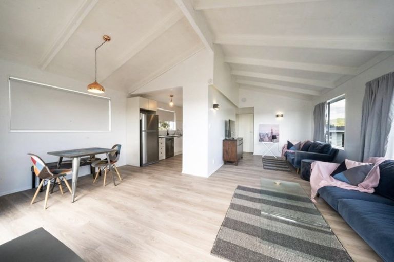 Photo of property in 12 Toporoa View, Ascot Park, Porirua, 5024