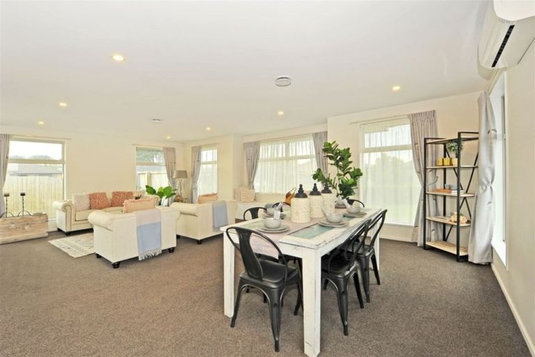 Photo of property in 15 Pistacia Place, Hornby, Christchurch, 8025