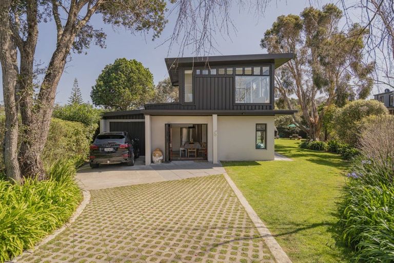 Photo of property in 6 Endeavour Place, Cooks Beach, Whitianga, 3591