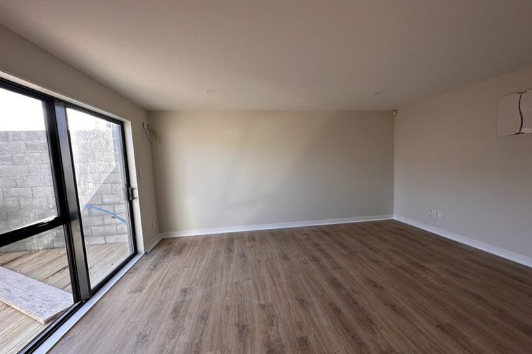 Photo of property in 309 Don Buck Road, Massey, Auckland, 0614