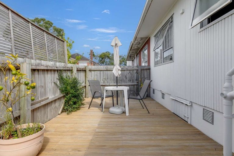 Photo of property in 3/54 Lynwood Road, New Lynn, Auckland, 0600