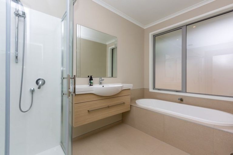 Photo of property in 7a Royal Heights, Glen Avon, New Plymouth, 4312