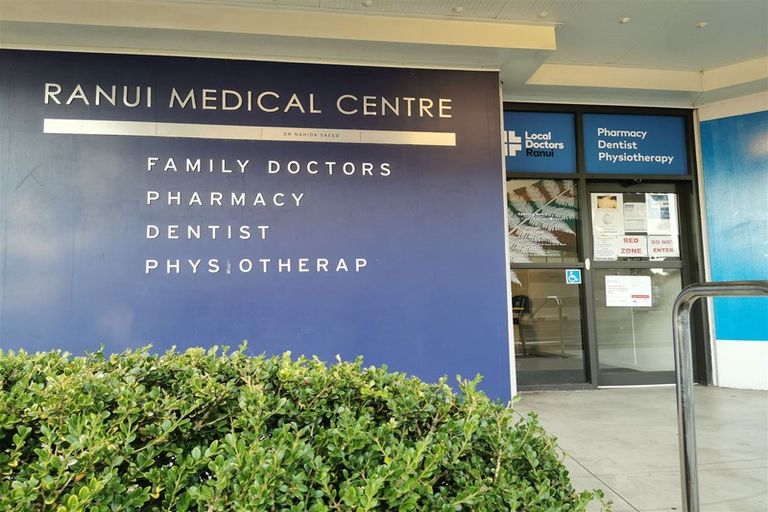 Photo of property in 1/17 Ranui Station Road, Ranui, Auckland, 0612