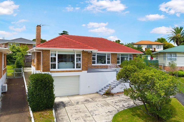 Photo of property in 38 Kohekohe Street, New Lynn, Auckland, 0600