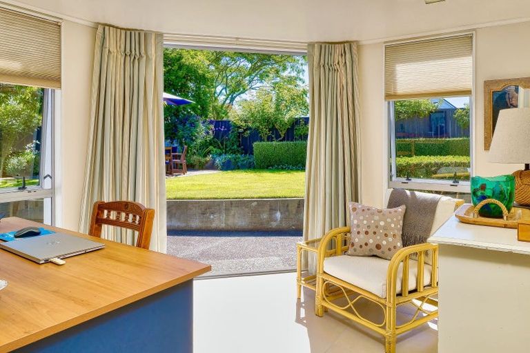 Photo of property in 6 Kingsgate Close, Havelock North, 4130