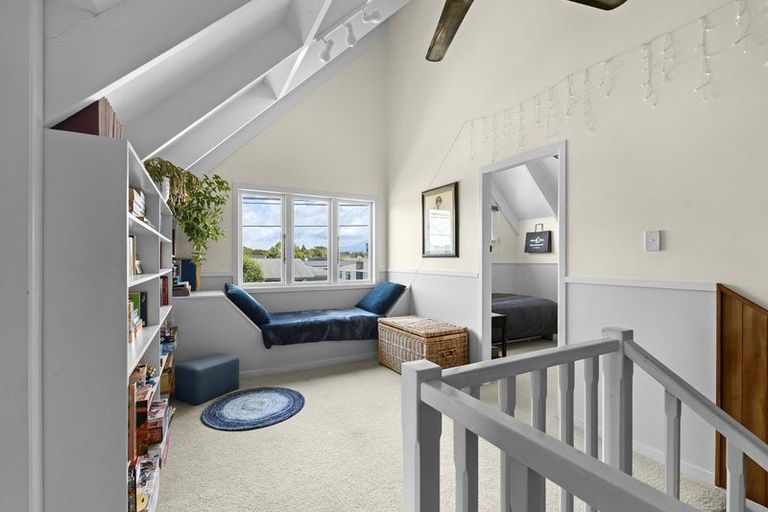 Photo of property in 4 Smith Road, Merrilands, New Plymouth, 4312