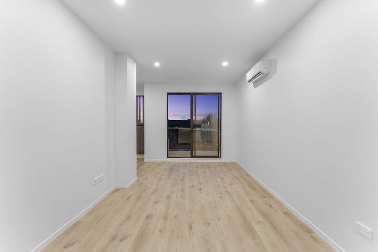 Photo of property in 6/4 Toru Street, Te Atatu Peninsula, Auckland, 0610