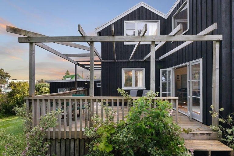 Photo of property in 26 Pohutukawa Drive, Athenree, Waihi Beach, 3177