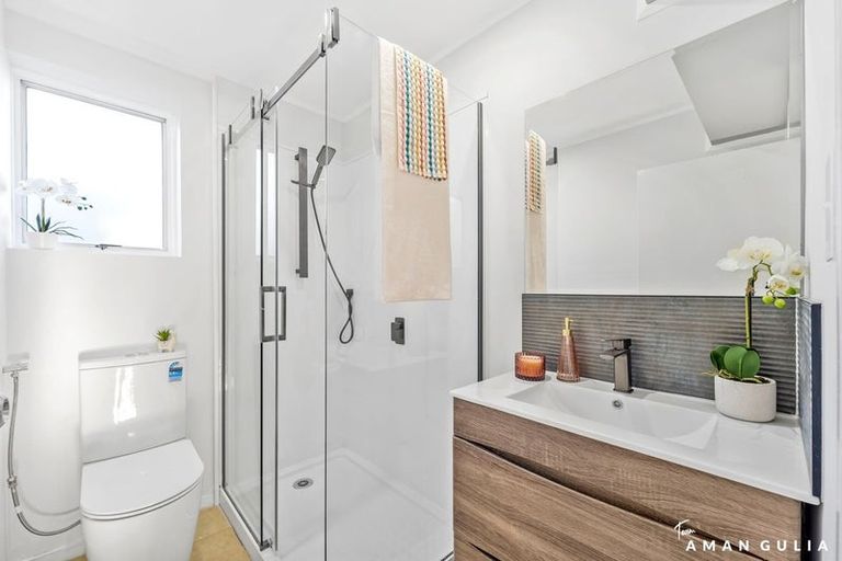 Photo of property in 16c Dallinghoe Crescent, Milford, Auckland, 0620