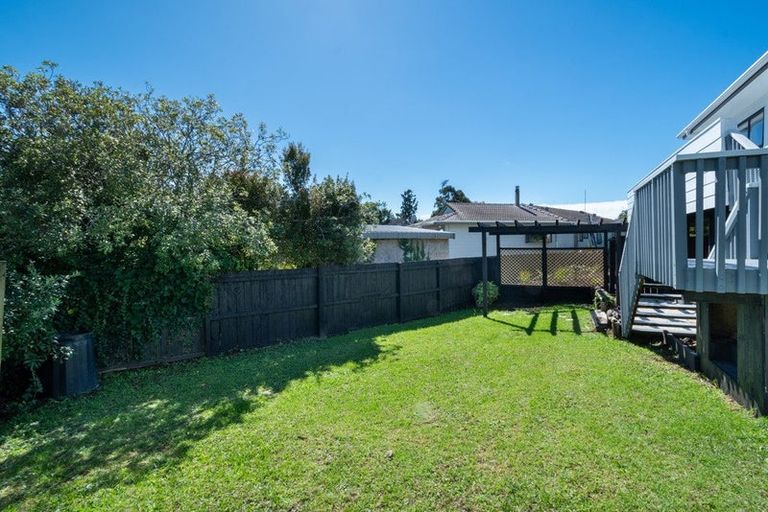 Photo of property in 2/25 Clearview Heights, Ranui, Auckland, 0612