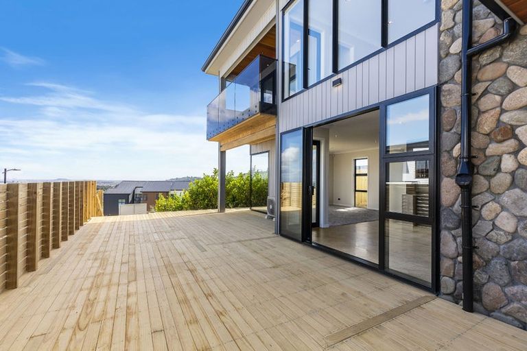 Photo of property in 13 Hautoa Lane, Flat Bush, Auckland, 2019