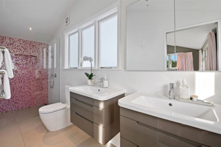 Photo of property in 3 Brenchley Avenue, Strowan, Christchurch, 8052