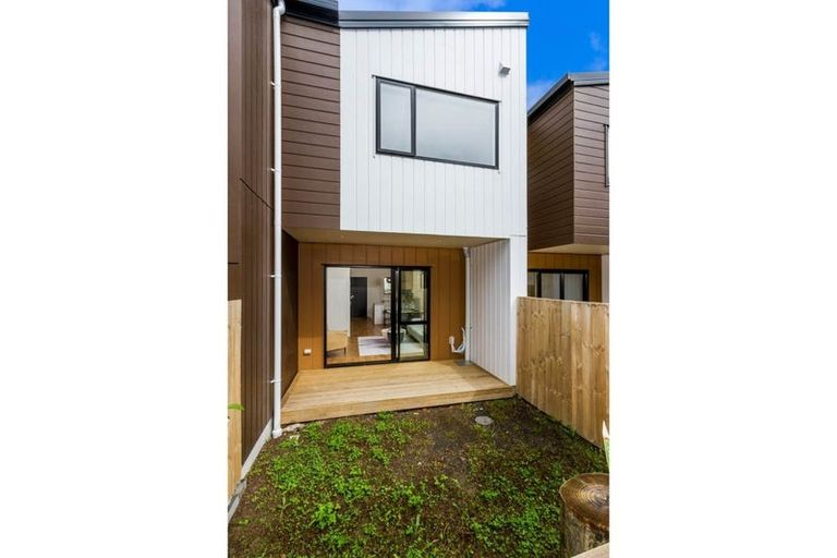 Photo of property in 15/26 Springvale Drive, Fairview Heights, Auckland, 0632